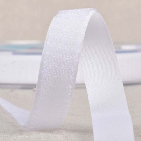 Ruban Maille agrippant plastique 20 mm Blanc x1m