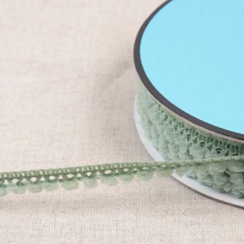 Galon petits pompons 10 mm Vert amande