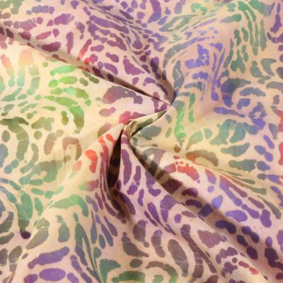 Tissu Viscose Batik Nuances arc-en-ciel sur fond Beige - Par 10 cm