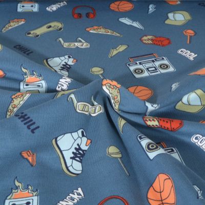 Tissu Jersey Coton Poppy Streetwear urbain sur fond Bleu denim - Par 10 cm