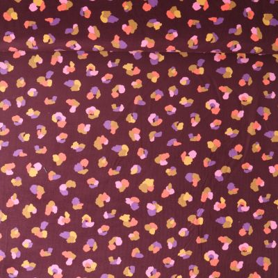 Tissu Velours milleraies Mila motif léopard multicolore sur fond Bordeaux - Par 10 cm