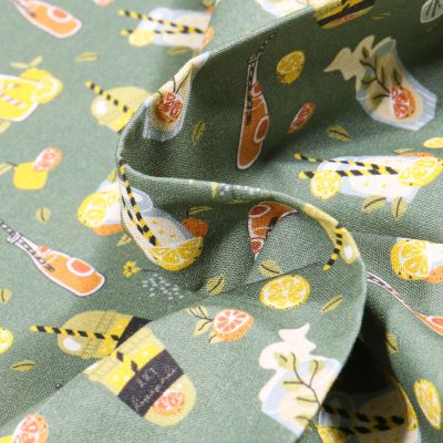 Tissu Coton MC Fabrics Boissons rafraichissantes sur fond Vert kaki - Par 10 cm