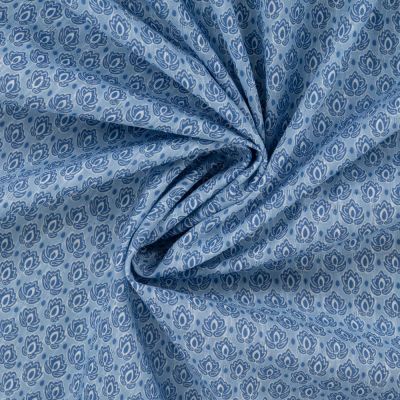 Tissu Voile de Coton digital brodé Alix cachemire discret sur fond Bleu - Par 10 cm
