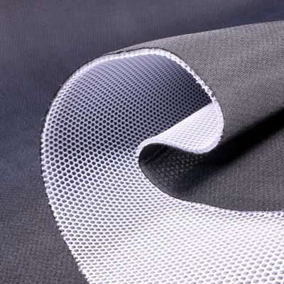 Tissu Résille matelassé mesh 3D Blanc - Par 10 cm