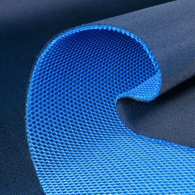 Tissu Résille matelassé mesh 3D Bleu - Par 10 cm