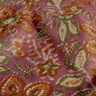 Tissu Voile de Coton Samira fleurs Ocres sur fond Bois de rose - Par 10 cm