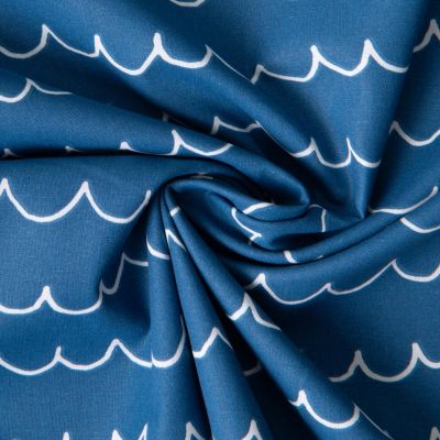Tissu Coton imprimé Arthur vaguelettes Blanches sur fond Bleu - Par 10 cm