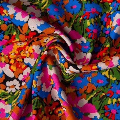 Tissu Viscose imprimé Arty Fleuris Silene vert et bleu roi sur fond Noir - Par 10 cm