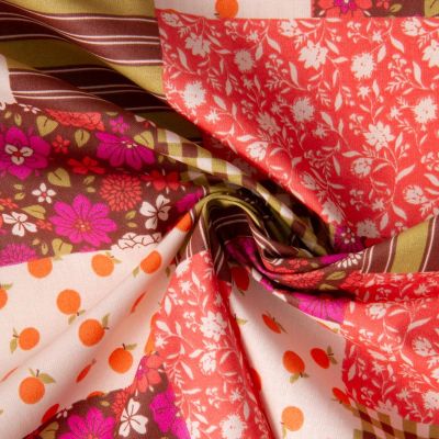 Tissu Coton enduit Suzie patchwork fleuri Cacao et Rose sur fond Beige - Par 10 cm