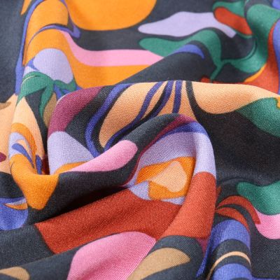 Tissu Viscose Arty Chiara sur fond Noir - Par 10 cm