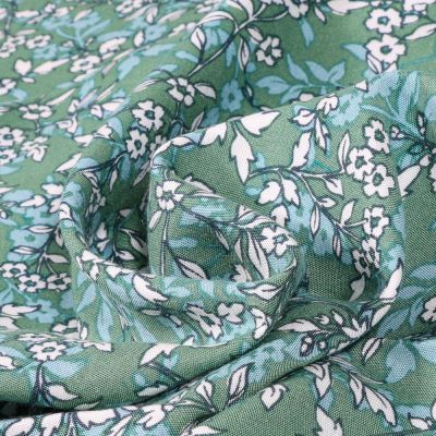 Tissu Viscose Arty Mumba sur fond Vert amande - Par 10 cm