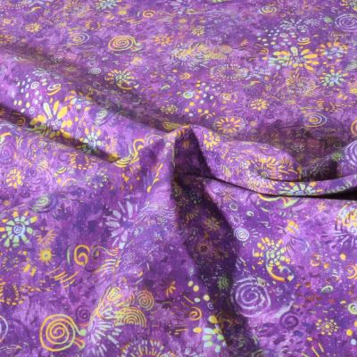 Tissu Popeline de Coton légère Esprit batik sur fond Violet - Par 10 cm