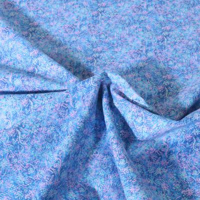 Tissu Popeline de Coton légère Esprit batik sur fond Bleu - Par 10 cm
