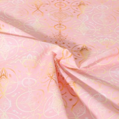 Tissu Coton imprimé Motifs géo dorés sur fond Rose pâle - Par 10 cm