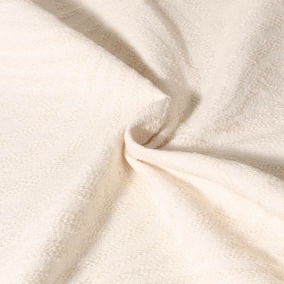 Tissu Jacquard d&#039;ameublement Motifs en relief sur fond Ecru - Par 10 cm