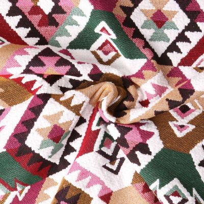 Tissu Jacquard Kilim motif géométrique sur fond Rose - Par 10 cm