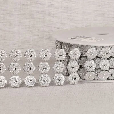 Galon Fleurs paillettes 55 mm 3 rangs Argent x1m