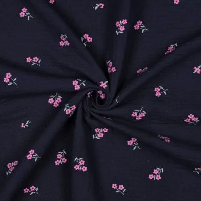 Tissu Double gaze de Coton Fleur brodés Dahlina sur fond Bleu marine - Par 10 cm